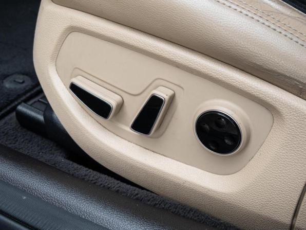 Hyundai Genesis II с пробегом 2016 года, цена 1 870 000 рублей, 185784 км, седан, Автокод Объявления
