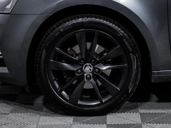 Skoda Octavia III (A7) Рестайлинг с пробегом 2019 года, цена 1 890 000 рублей, 171216 км, универсал, Автокод Объявления