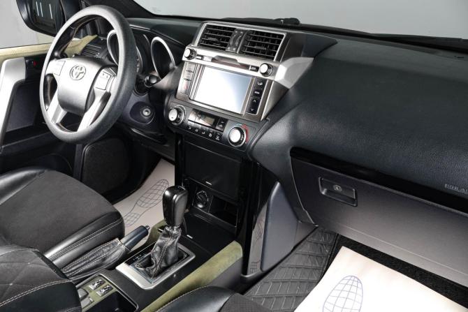 Toyota Land Cruiser Prado 150 Series Рестайлинг 3 с пробегом 2015 года, цена 3 549 000 рублей, 181000 км, внедорожник, Автокод Объявления