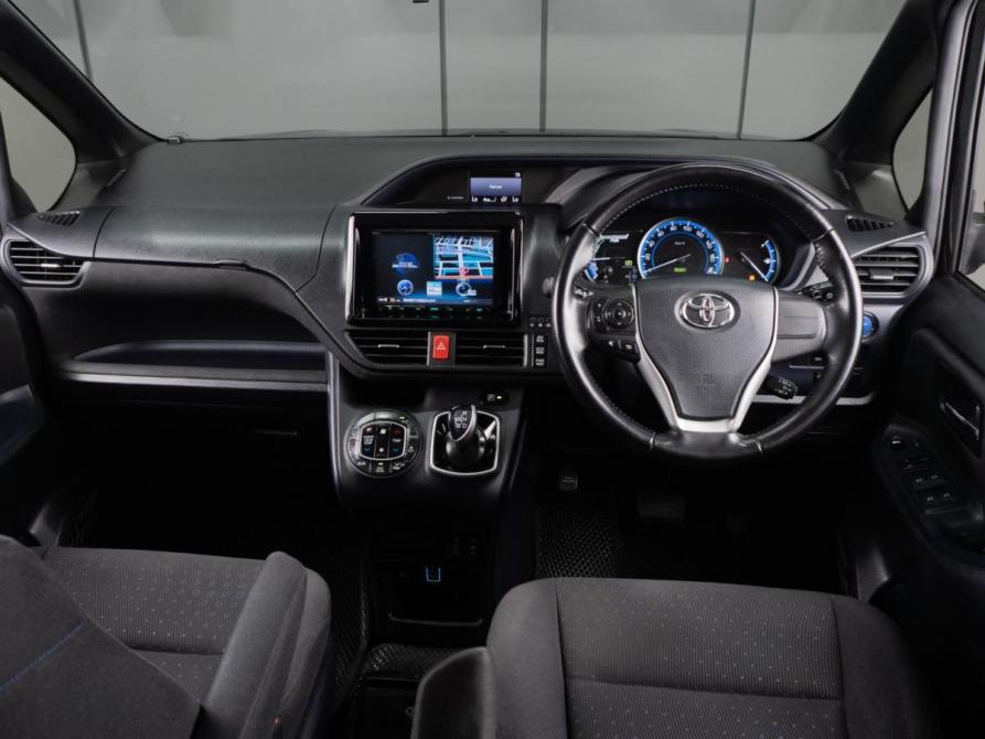 Toyota Voxy III (R80) Тюмень  - изображение 6