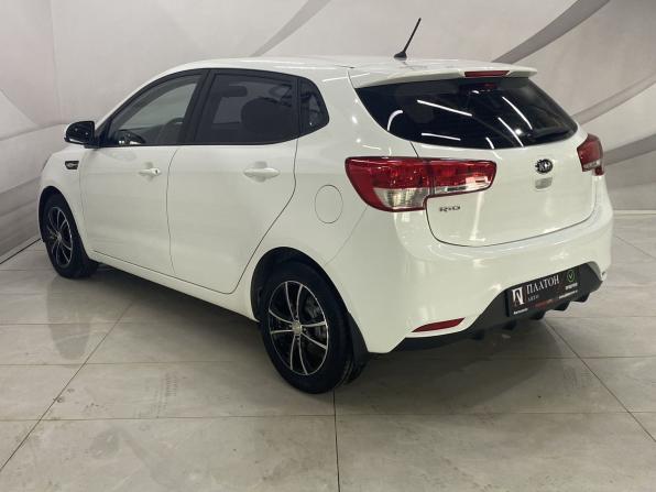 Kia Rio III Рестайлинг с пробегом 2015 года, цена 1 129 000 рублей, 95121 км, седан, Автокод Объявления
