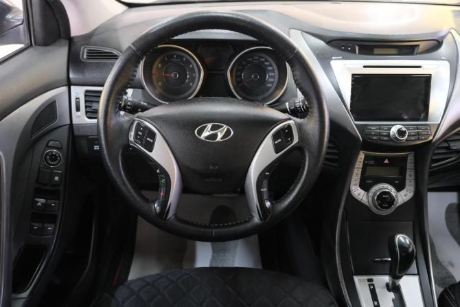 Hyundai Avante V с пробегом 2011 года, цена 819 000 рублей, 176000 км, седан, Автокод Объявления