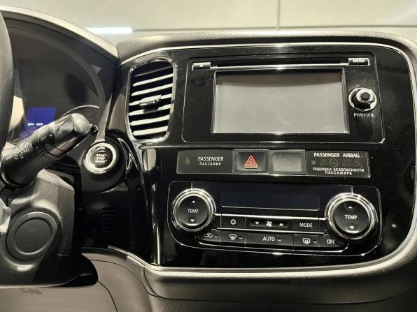 Mitsubishi Outlander III Рестайлинг 2 с пробегом 2015 года, цена 1 799 000 рублей, 186000 км, внедорожник, Автокод Объявления