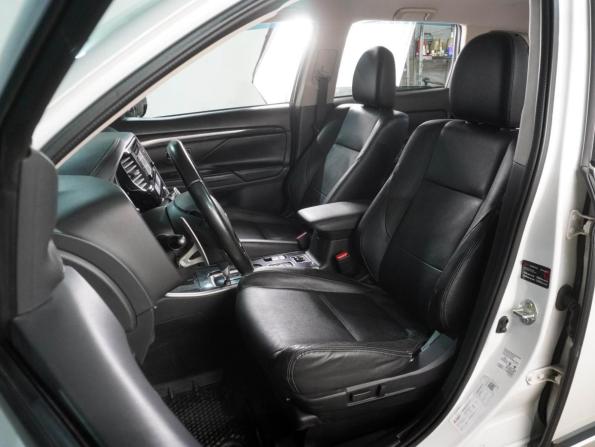 Mitsubishi Outlander III Рестайлинг 2 с пробегом 2017 года, цена 2 399 000 рублей, 69555 км, внедорожник, Автокод Объявления