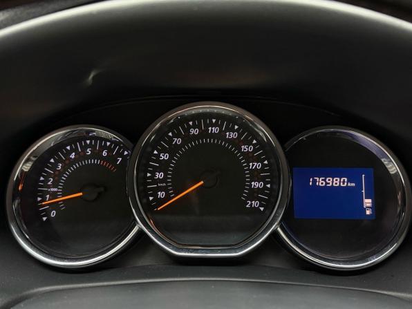 Renault Sandero II с пробегом 2016 года, цена 799 000 рублей, 176977 км, хэтчбек, Автокод Объявления