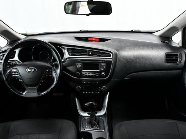 Kia Ceed II Рестайлинг с пробегом 2017 года, цена 1 447 000 рублей, 99739 км, хэтчбек, Автокод Объявления