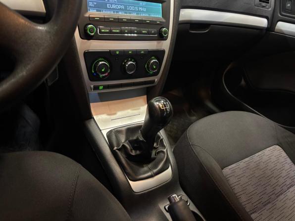Skoda Octavia II (A5) Рестайлинг с пробегом 2009 года, цена 599 000 рублей, 222098 км, лифтбек, Автокод Объявления
