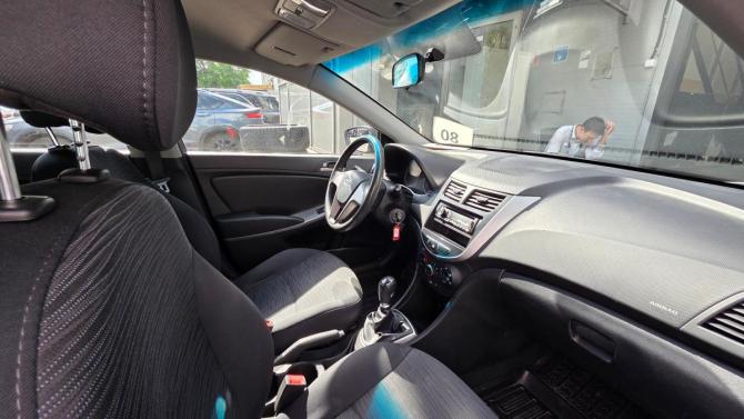 Hyundai Solaris I Рестайлинг с пробегом 2015 года, цена 689 000 рублей, 130000 км, хэтчбек, Автокод Объявления