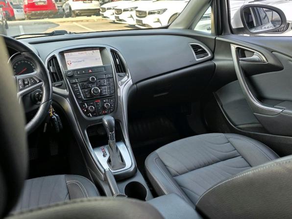 Opel Astra J Рестайлинг с пробегом 2013 года, цена 630 000 рублей, 192127 км, хэтчбек, Автокод Объявления
