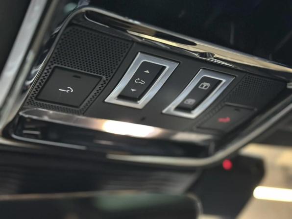 Land Rover Range Rover Velar I с пробегом 2021 года, цена 9 597 000 рублей, 27498 км, внедорожник, Автокод Объявления