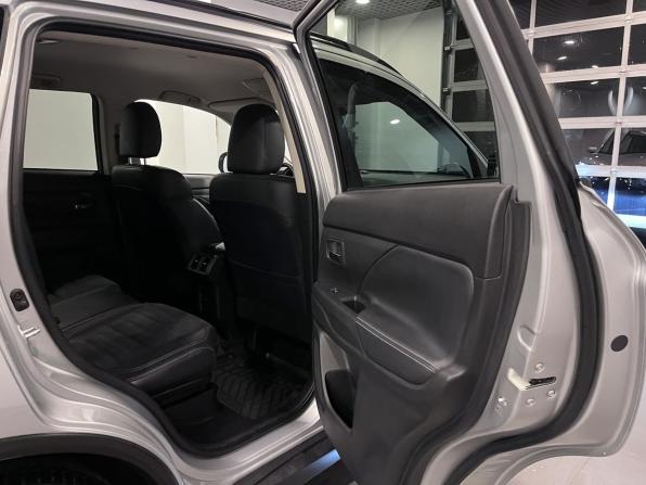 Mitsubishi Outlander III Рестайлинг 3 с пробегом 2021 года, цена 3 240 000 рублей, 61809 км, внедорожник, Автокод Объявления