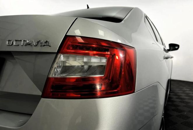 Skoda Octavia III (A7) Рестайлинг с пробегом 2019 года, цена 1 690 000 рублей, 121200 км, универсал, Автокод Объявления