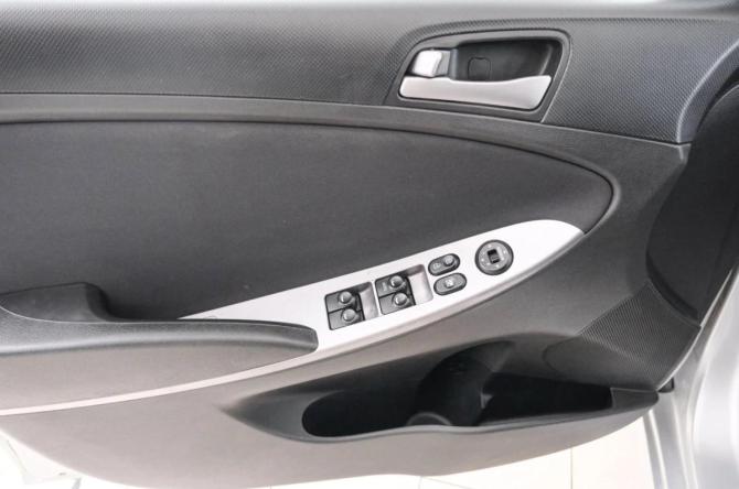 Hyundai Solaris I Рестайлинг с пробегом 2014 года, цена 1 049 000 рублей, 112400 км, седан, Автокод Объявления