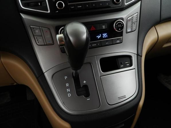 Hyundai H-1 II Рестайлинг 2 с пробегом 2020 года, цена 3 467 900 рублей, 142512 км, минивэн, Автокод Объявления