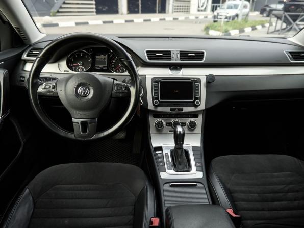 Volkswagen Passat B7 с пробегом 2013 года, цена 1 050 000 рублей, 233663 км, седан, Автокод Объявления