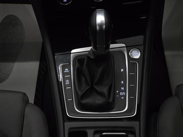 Volkswagen Golf VII с пробегом 2015 года, цена 1 249 000 рублей, 102000 км, хэтчбек, Автокод Объявления