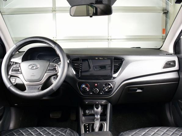 Hyundai Solaris II с пробегом 2018 года, цена 1 295 995 рублей, 119838 км, седан, Автокод Объявления
