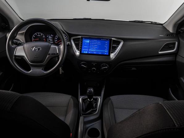 Hyundai Solaris II с пробегом 2017 года, цена 699 000 рублей, 202000 км, седан, Автокод Объявления