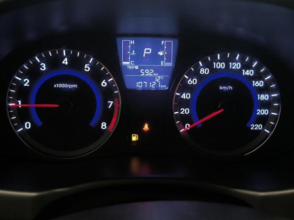Hyundai Solaris I Рестайлинг с пробегом 2015 года, цена 980 000 рублей, 107600 км, седан, Автокод Объявления