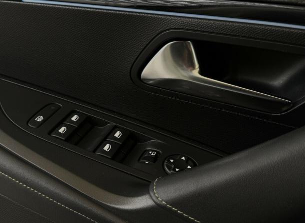 Peugeot 2008 II с пробегом 2021 года, цена 1 860 000 рублей, 74274 км, внедорожник, Автокод Объявления
