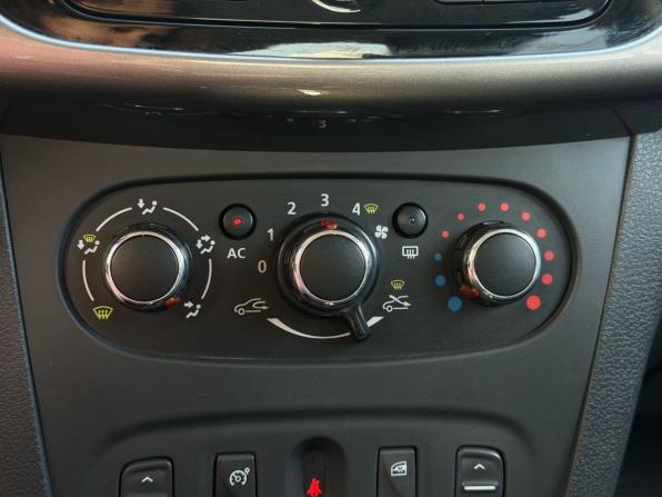 Renault Logan II с пробегом 2014 года, цена 760 000 рублей, 121280 км, седан, Автокод Объявления