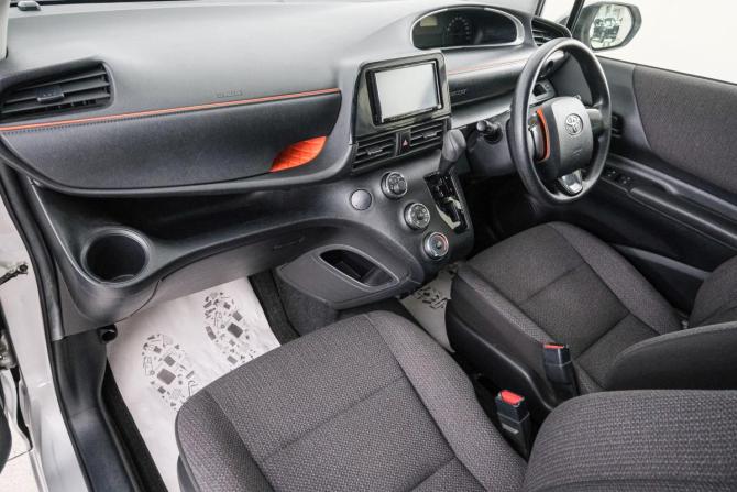 Toyota Sienta II Рестайлинг с пробегом 2019 года, цена 1 329 000 рублей, 109605 км, компактвэн, Автокод Объявления