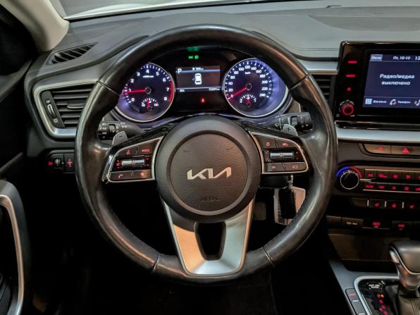 Kia Ceed III Рестайлинг с пробегом 2022 года, цена 2 250 000 рублей, 71500 км, хэтчбек, Автокод Объявления