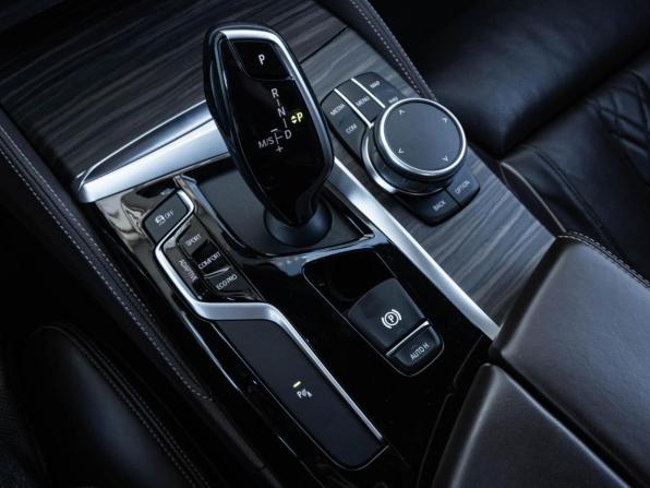 BMW 5 серии VII (G30/G31/G38) с пробегом 2019 года, цена 4 098 000 рублей, 93250 км, седан, Автокод Объявления