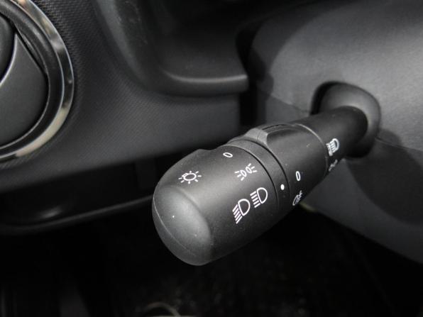 Renault Sandero II Рестайлинг с пробегом 2020 года, цена 1 235 000 рублей, 30000 км, хэтчбек, Автокод Объявления