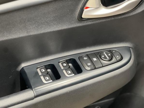 Kia Rio IV с пробегом 2018 года, цена 1 390 500 рублей, 83605 км, седан, Автокод Объявления