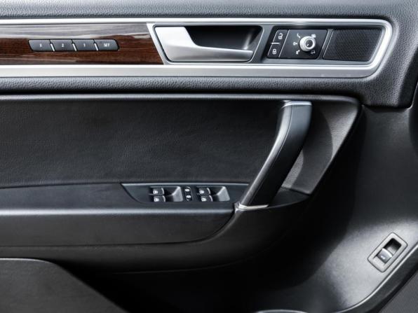 Volkswagen Touareg II Рестайлинг с пробегом 2015 года, цена 3 670 000 рублей, 113272 км, внедорожник, Автокод Объявления