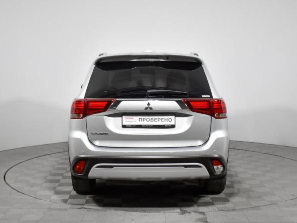 Mitsubishi Outlander III Рестайлинг 3 с пробегом 2022 года, цена 2 419 000 рублей, 124909 км, внедорожник, Автокод Объявления