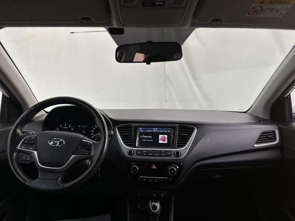 Hyundai Solaris II с пробегом 2018 года, цена 1 400 000 рублей, 54500 км, седан, Автокод Объявления