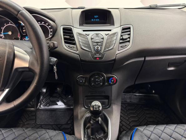 Ford Fiesta Mk6 Рестайлинг с пробегом 2015 года, цена 680 000 рублей, 150290 км, седан, Автокод Объявления