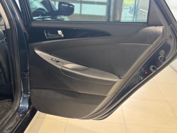 Hyundai Sonata VI (YF) с пробегом 2011 года, цена 899 000 рублей, 197500 км, седан, Автокод Объявления