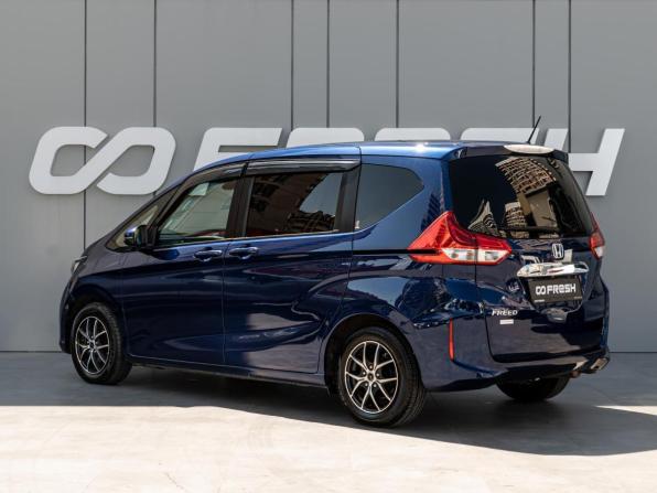 Honda Freed II с пробегом 2018 года, цена 1 590 000 рублей, 150422 км, компактвэн, Автокод Объявления