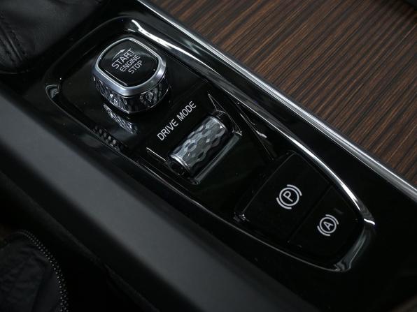 Volvo XC60 II с пробегом 2018 года, цена 3 319 000 рублей, 73000 км, внедорожник, Автокод Объявления