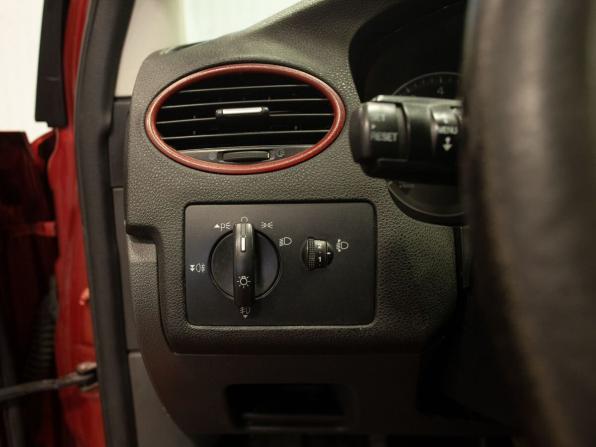 Ford Focus II с пробегом 2006 года, цена 420 000 рублей, 259952 км, хэтчбек, Автокод Объявления
