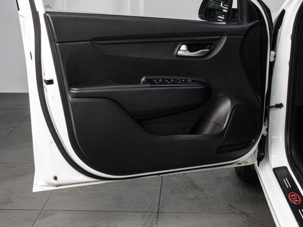 Kia Rio IV с пробегом 2017 года, цена 1 290 000 рублей, 60217 км, седан, Автокод Объявления