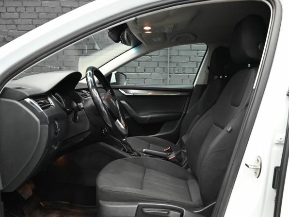 Skoda Octavia III (A7) Рестайлинг с пробегом 2018 года, цена 1 700 000 рублей, 272882 км, лифтбек, Автокод Объявления