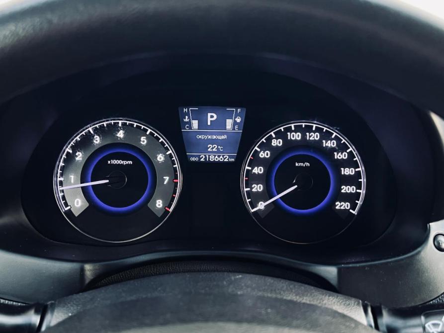 Hyundai Solaris I Санкт-Петербург  - изображение 19