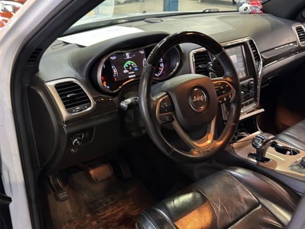 Jeep Grand Cherokee IV (WK2) Рестайлинг с пробегом 2013 года, цена 1 790 000 рублей, 224000 км, внедорожник, Автокод Объявления