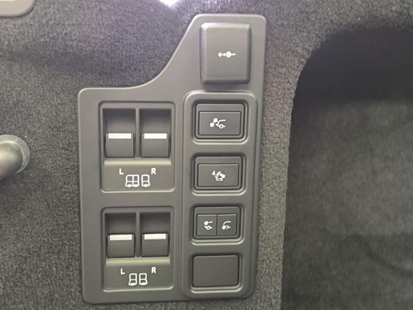 Land Rover Discovery V Рестайлинг с пробегом 2021 года, цена 7 152 000 рублей, 72082 км, внедорожник, Автокод Объявления