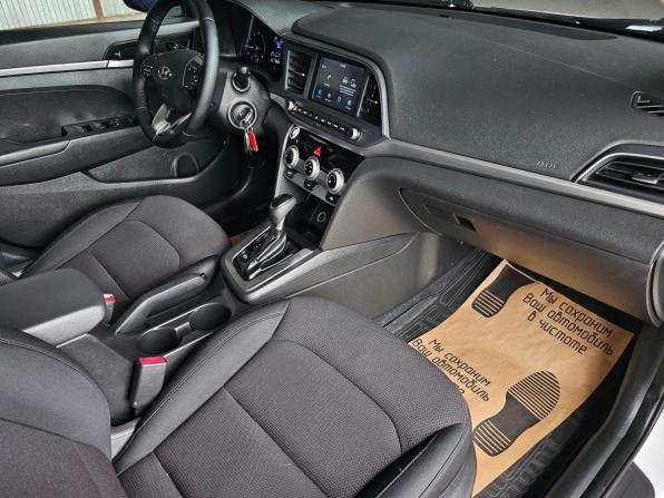 Hyundai Elantra VI (AD) Рестайлинг с пробегом 2019 года, цена 995 000 рублей, 196900 км, седан, Автокод Объявления
