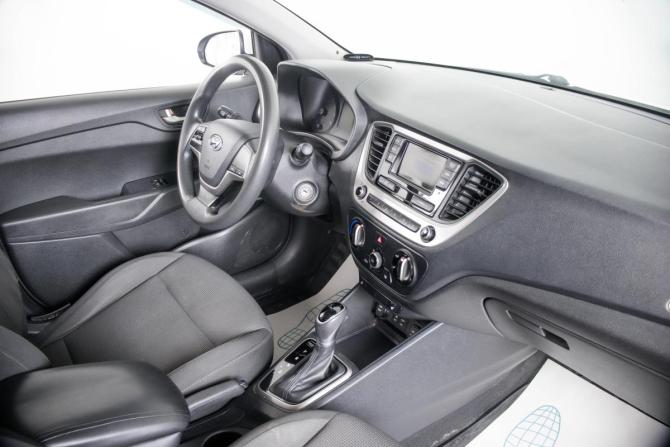 Hyundai Solaris II с пробегом 2018 года, цена 1 429 000 рублей, 175000 км, седан, Автокод Объявления