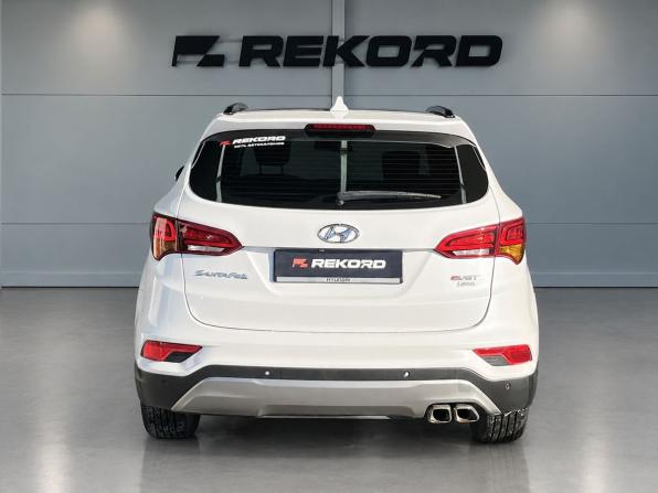 Hyundai Santa Fe III Рестайлинг с пробегом 2016 года, цена 2 170 000 рублей, 199563 км, внедорожник, Автокод Объявления