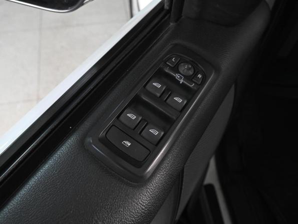 Land Rover Discovery IV Рестайлинг с пробегом 2014 года, цена 2 269 000 рублей, 202471 км, внедорожник, Автокод Объявления