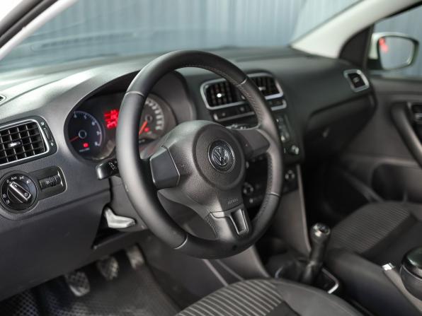 Volkswagen Polo V с пробегом 2011 года, цена 649 000 рублей, 145401 км, седан, Автокод Объявления