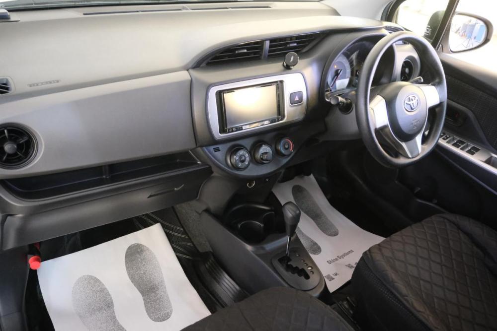 Toyota Vitz III (XP130) Рестайлинг Омск  - изображение 16