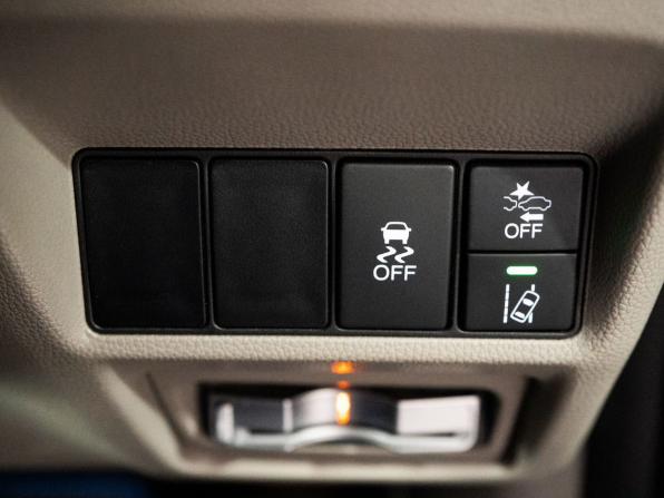 Honda Stepwgn V с пробегом 2015 года, цена 1 689 500 рублей, 165220 км, минивэн, Автокод Объявления